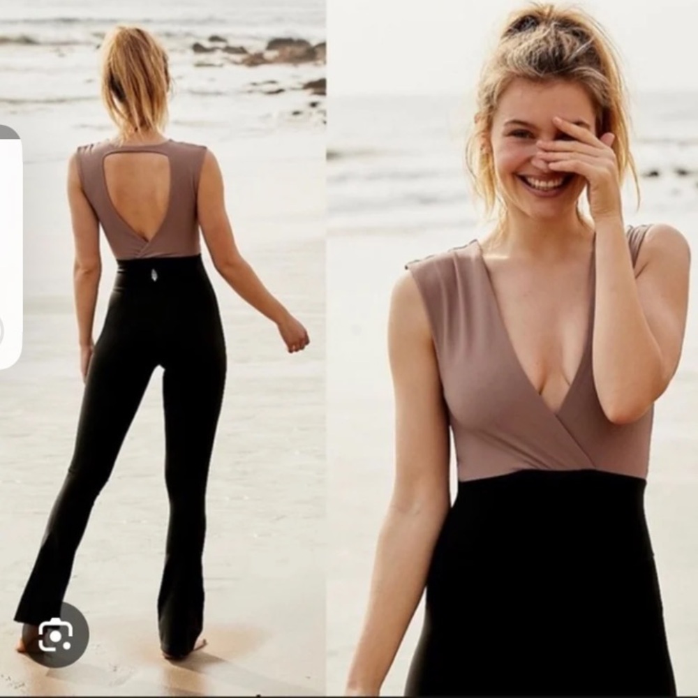 Free people FP movement Stylish Two-Tone Jumpsuit size large zip pocket like new